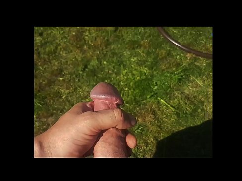 ❤️ Hottie si fa scopare a figa rosa è cums cun un squirt in un giardinu d'estate ❤️ Video sessu à porn co.porno24-7.ru ﹏